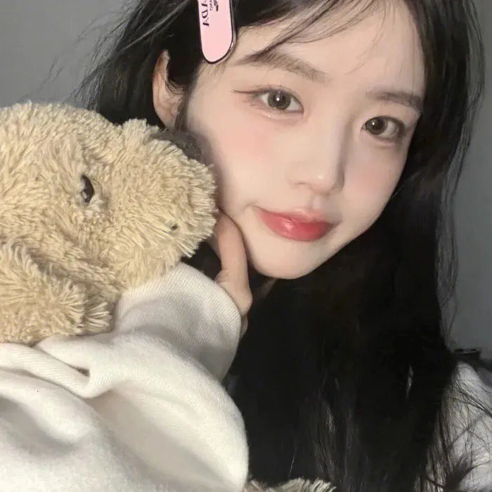 独自在夜晚的海边 在线观看